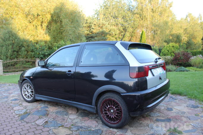 SEAT Ibiza 2 generation Hatchback 3-doors