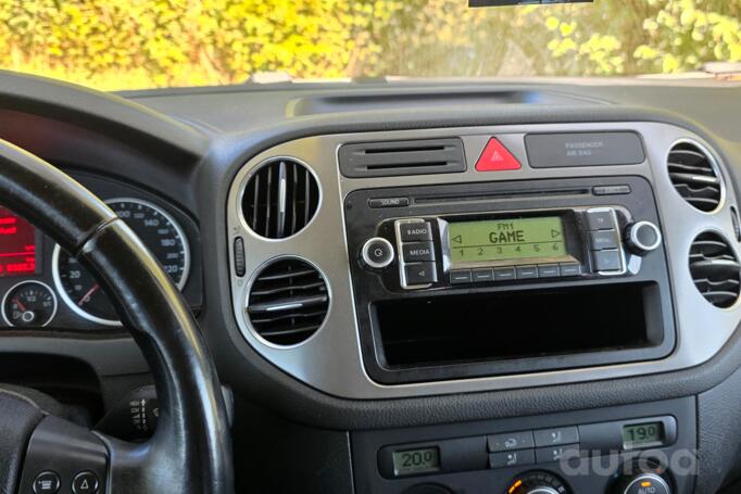 Volkswagen Tiguan 1 generation Crossover