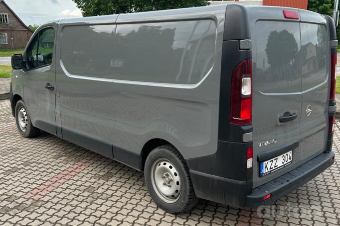 Opel Vivaro B Minivan Long