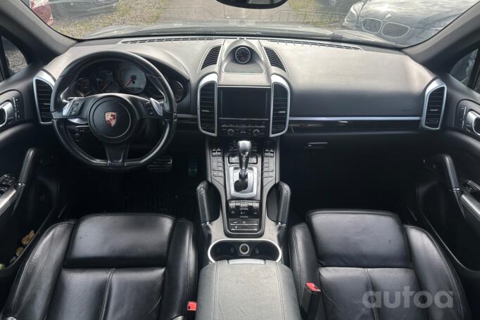 Porsche Cayenne 958 Crossover