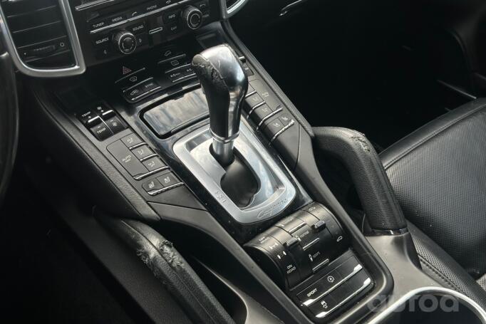 Porsche Cayenne 958 Crossover