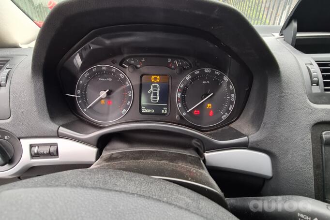 Skoda Octavia 2 generation Combi wagon 5-doors