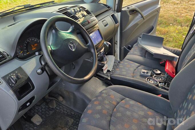 Mercedes-Benz Vito W639 Minivan 4-doors