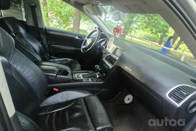 Audi Q7 4L Crossover