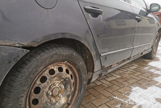 Volkswagen Passat B6 wagon 5-doors