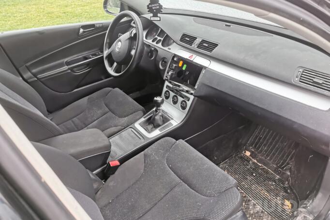 Volkswagen Passat B6 wagon 5-doors