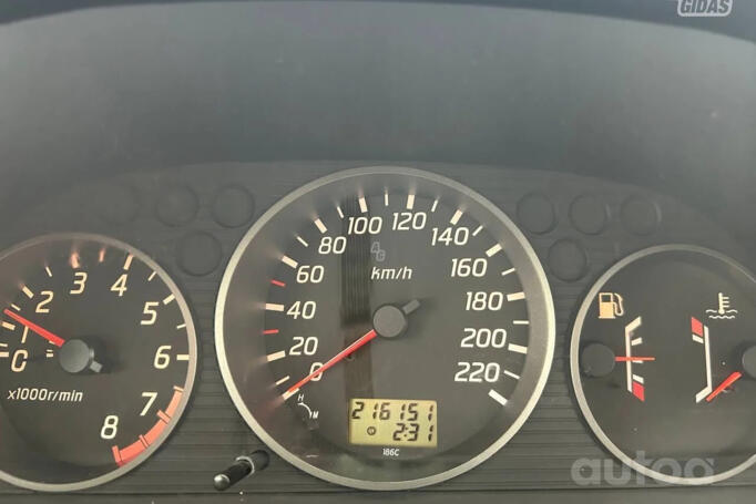 Nissan X-Trail T30 Crossover