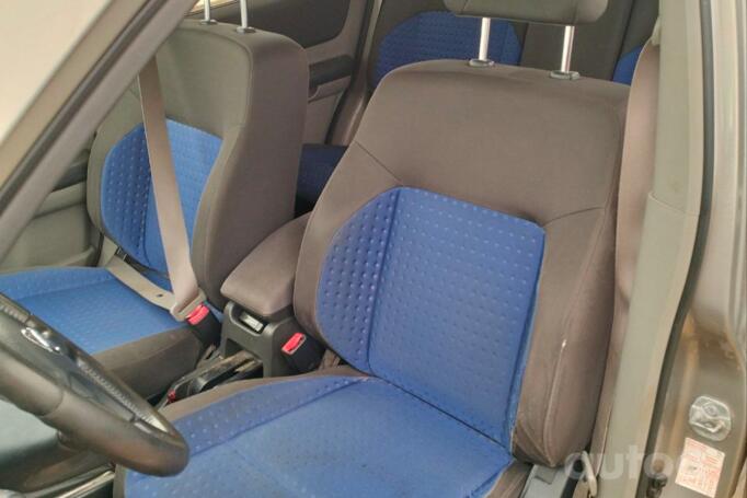 Nissan X-Trail T30 Crossover