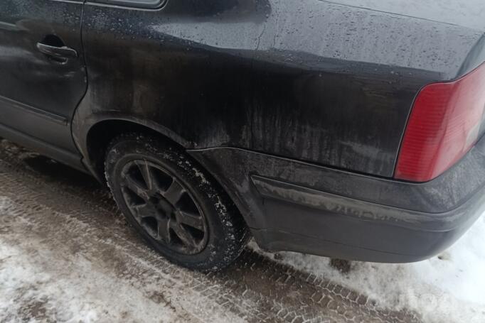 Volkswagen Passat B5 Sedan 4-doors