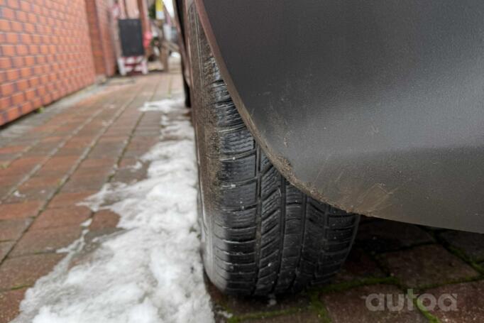 Volkswagen Golf 5 generation Hatchback 5-doors