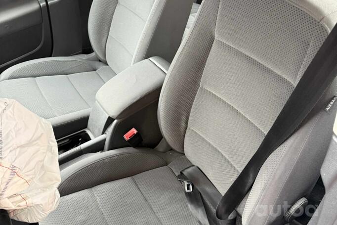 Volkswagen Golf 5 generation Hatchback 5-doors