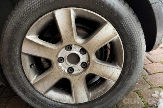 Volkswagen Golf 5 generation Hatchback 5-doors