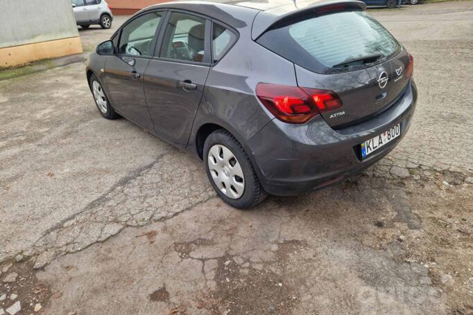 Opel Astra J Hatchback 5-doors