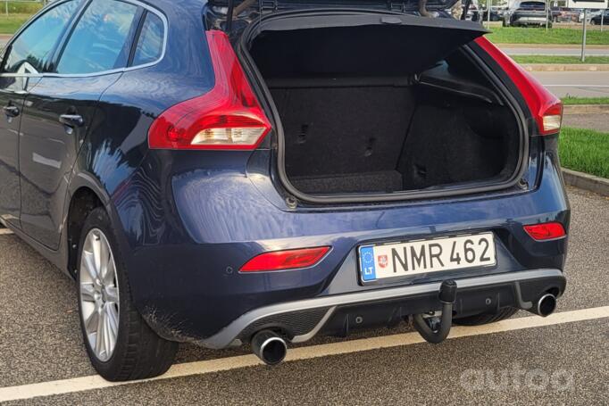 Volvo V40 2 generation Hatchback 5-doors