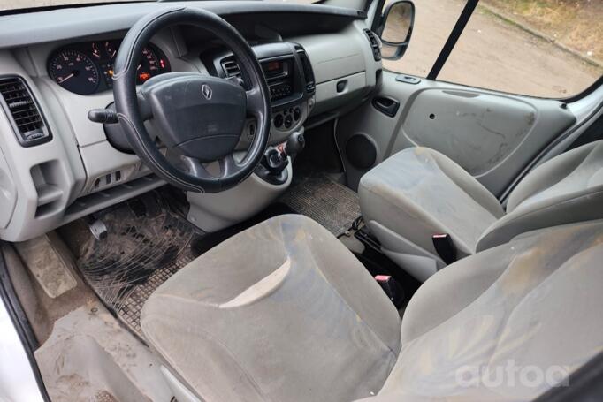 Renault Trafic 2 generation Minivan