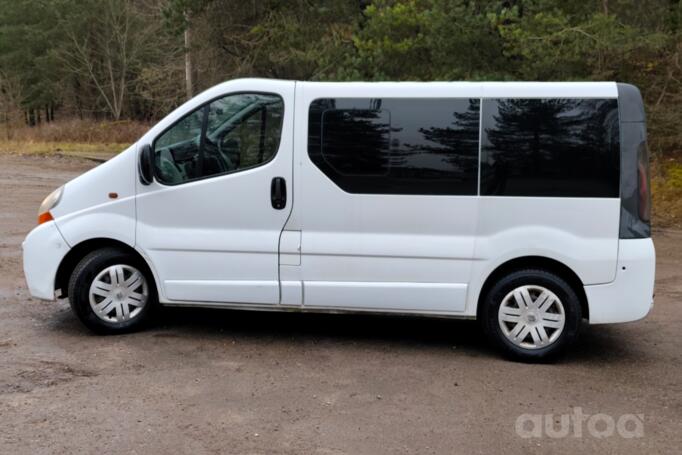 Renault Trafic 2 generation Minivan