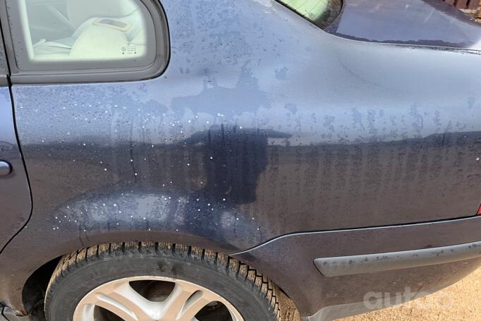 Volkswagen Passat B5 Sedan 4-doors