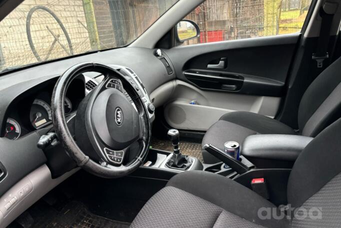 Kia Cee'd 1 generation Hatchback 5-doors