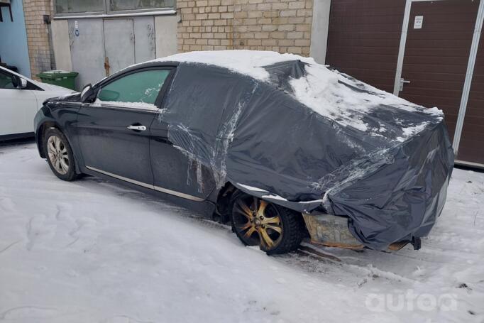 Hyundai Sonata YF Sedan 4-doors