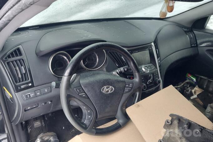 Hyundai Sonata YF Sedan 4-doors
