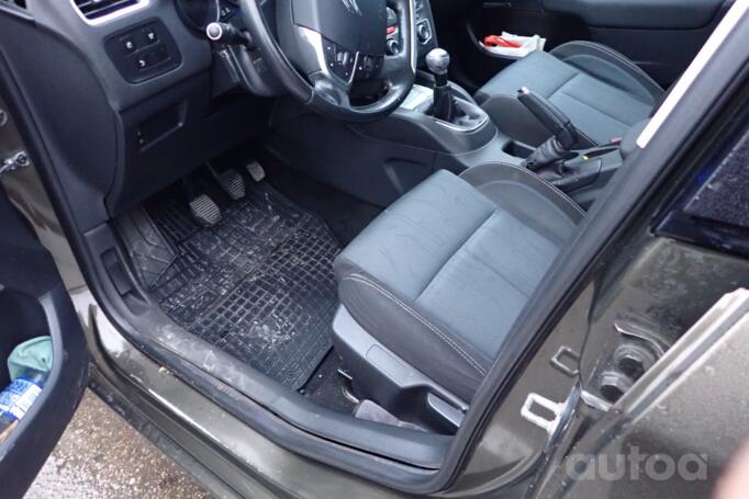 Citroen C4 2 generation Hatchback