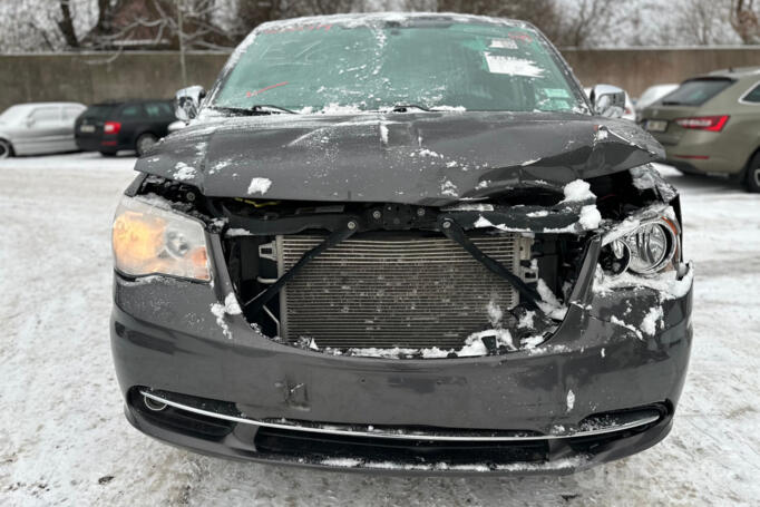 Chrysler Town & Country 5 generation [restyling]