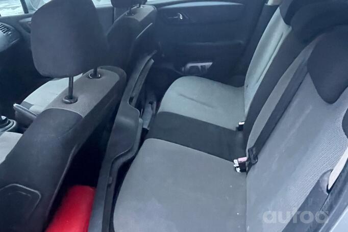 Citroen C4 1 generation Hatchback 3-doors