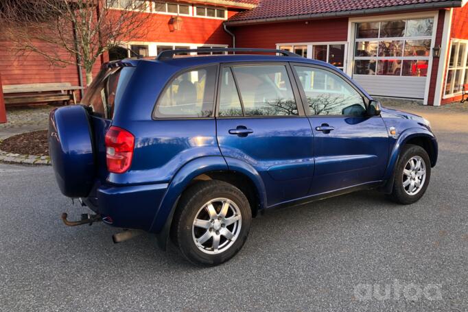 Toyota RAV 4 2 generation (XA20)