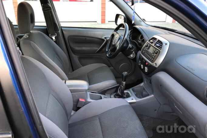 Toyota RAV 4 2 generation (XA20)