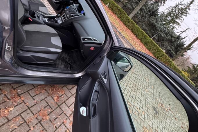 Ford Focus 3 generation wagon 5-doors