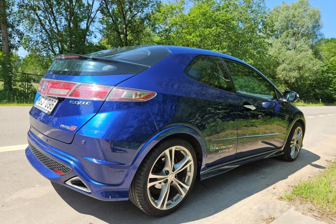 Honda Civic 8 generation [restyling] Type-S hatchback 3-doors