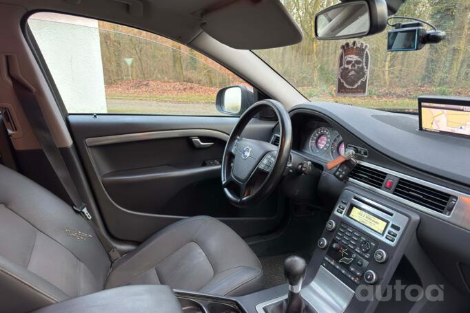 Volvo V70 3 generation wagon