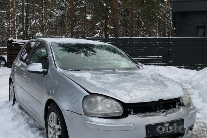 Volkswagen Golf 5 generation Hatchback 5-doors