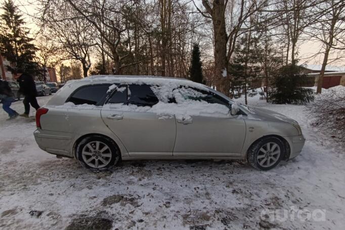 Toyota Avensis 2 generation wagon