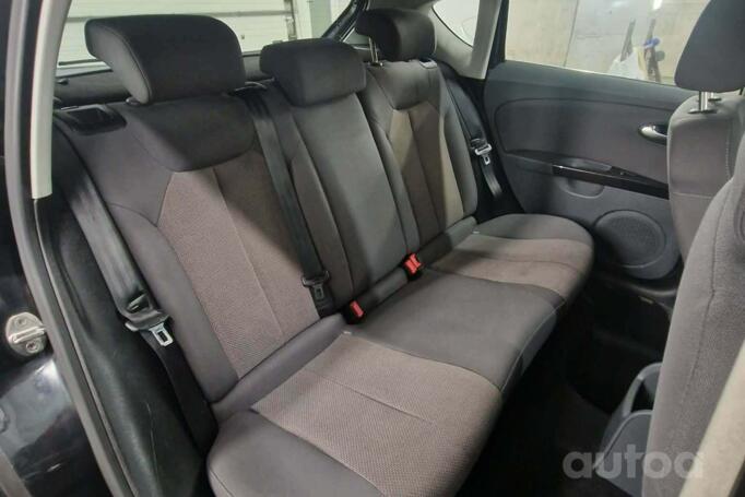 SEAT Leon 2 generation [restyling] Hatchback 5-doors