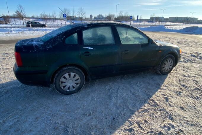 Volkswagen Passat B5 Sedan 4-doors
