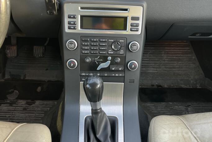 Volvo V70 3 generation wagon