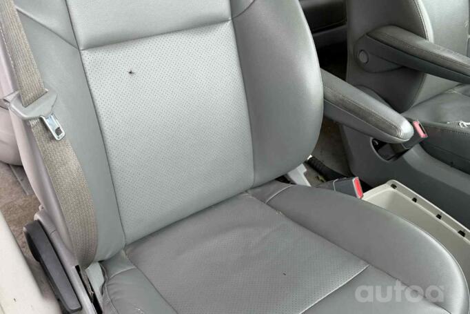 Volkswagen Routan 1 generation Minivan