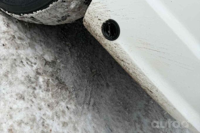 Volkswagen Routan 1 generation Minivan