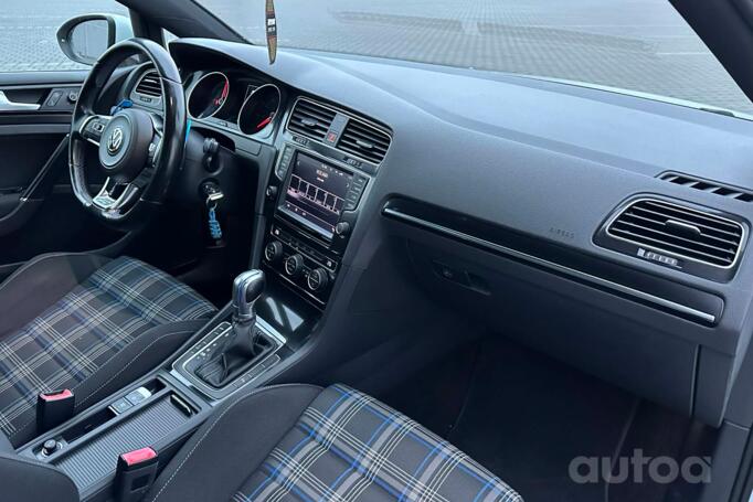 Volkswagen Golf 7 generation Hatchback 5-doors