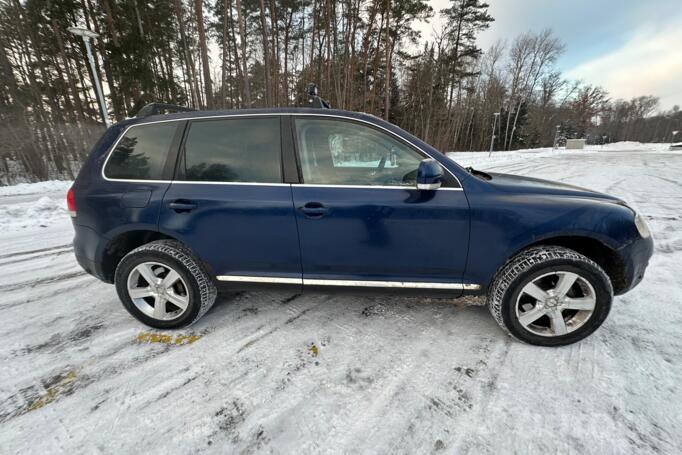 Volkswagen Touareg 1 generation Crossover