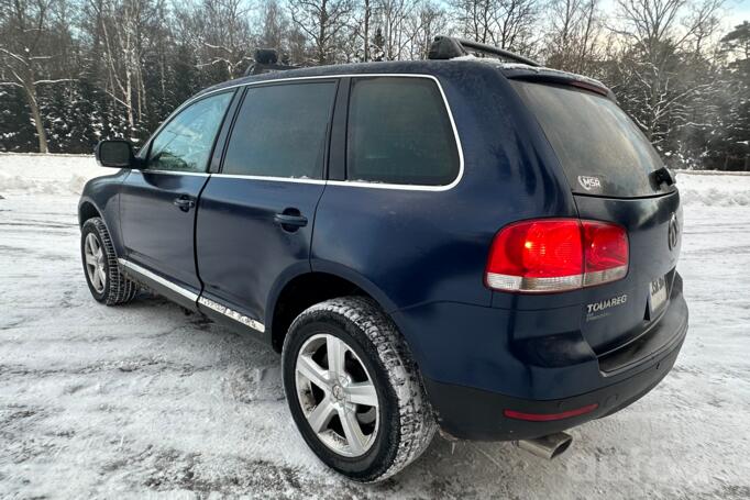 Volkswagen Touareg 1 generation Crossover