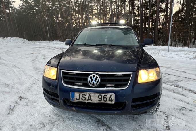 Volkswagen Touareg 1 generation Crossover