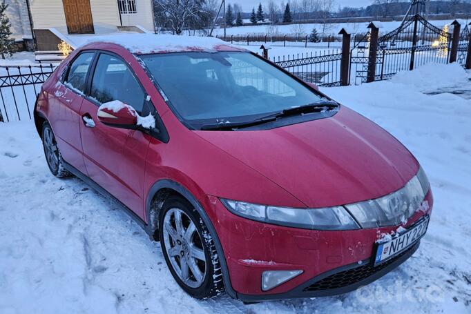 Honda Civic 8 generation Hatchback 5-doors