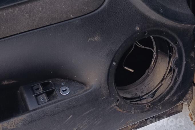 Volkswagen Passat B5 Sedan 4-doors