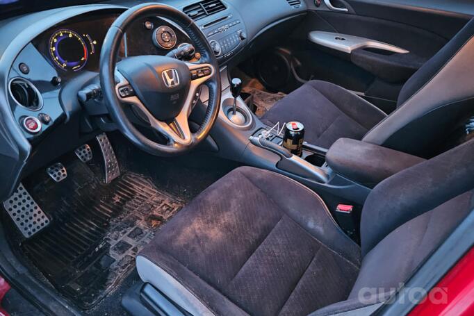 Honda Civic 8 generation Hatchback 5-doors