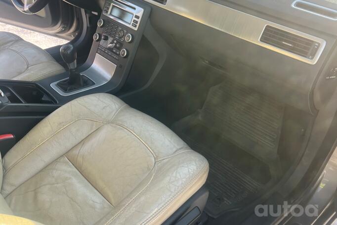 Volvo V70 3 generation wagon