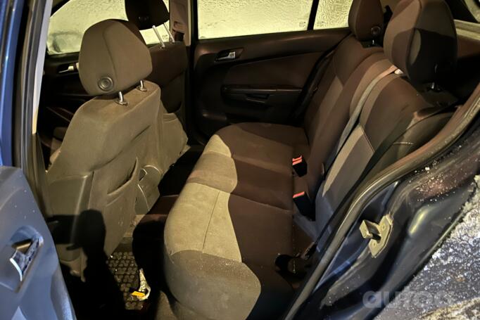 Opel Astra H Hatchback