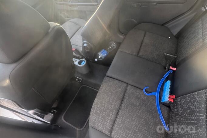 Mitsubishi Colt Z30 Hatchback 5-doors