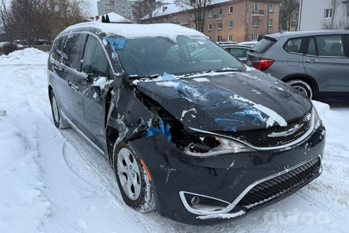 Chrysler Pacifica 2 generation Minivan